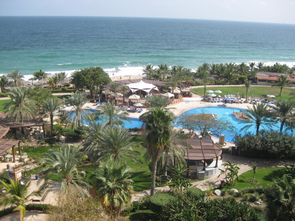 Fujairah - výhled ze 16. patra hotelu Le Meridien