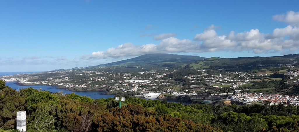 Azory - Terceira - pohled na město Angra do Heroismo