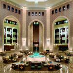 Omán - Muscat - hotel Al Bustan Palace - vstupní hala