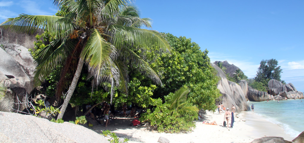 Seychelly - ostrov La Dique - pláž Source D'Argent