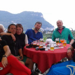 Golf-Lago-di-Garda-Golf-Ca-Degli-Ulivi-posezení-na-terase-po-turnaji