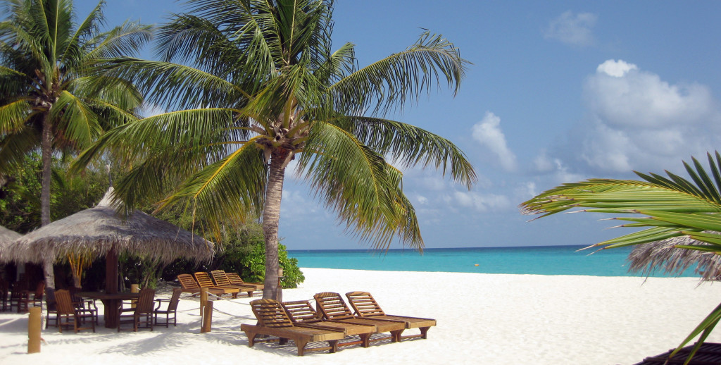 Maledivy-Palm-Beach-beach-pláž