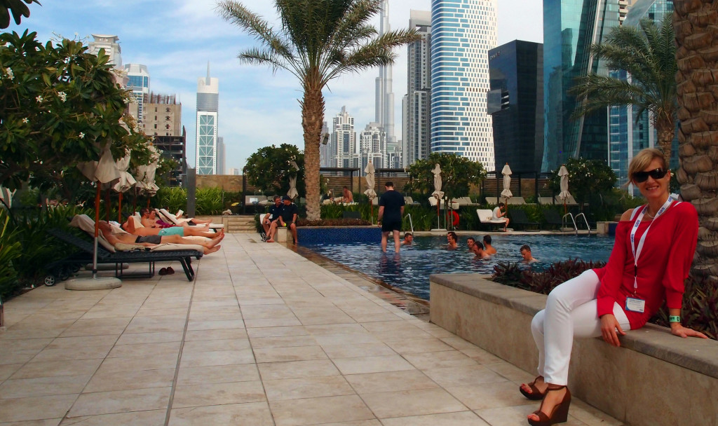 Emiráty-Dubaj-JW-Marriott-Marquis-bazén