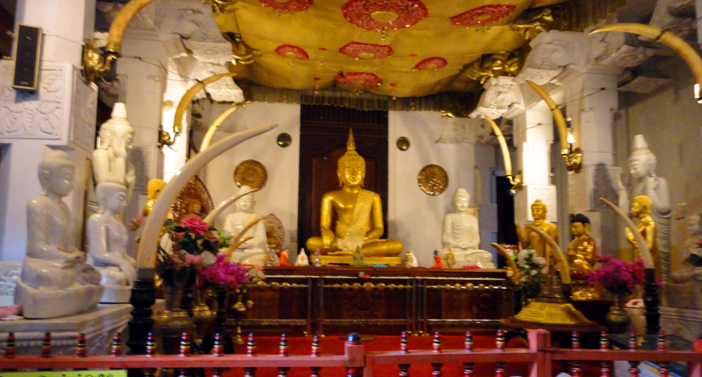 Srí-Lanka-Kandy-chrám-Dalada-Maligawa- Buddhův-zub