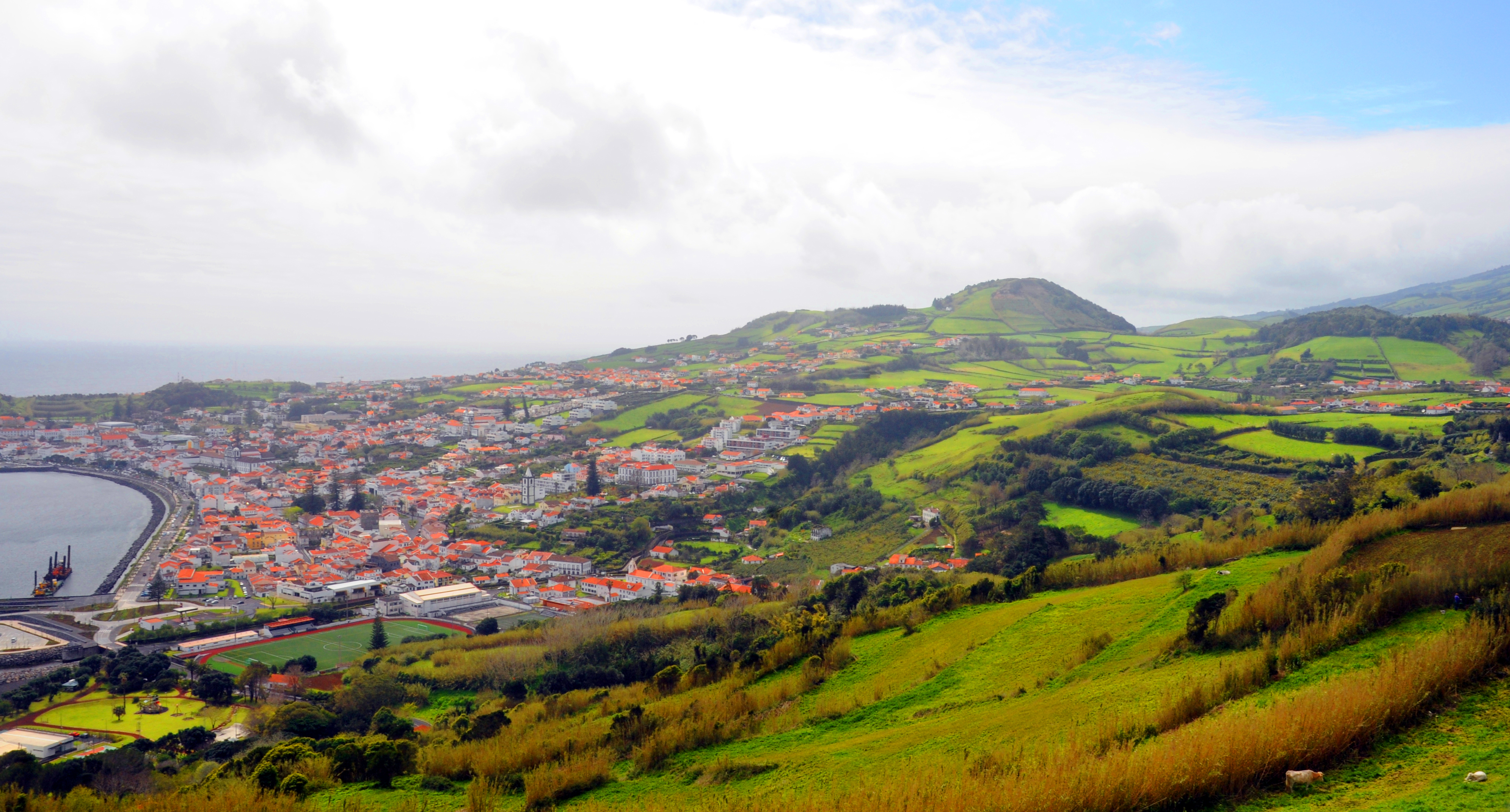 Azory-Faial-pohled-na-město-Horta