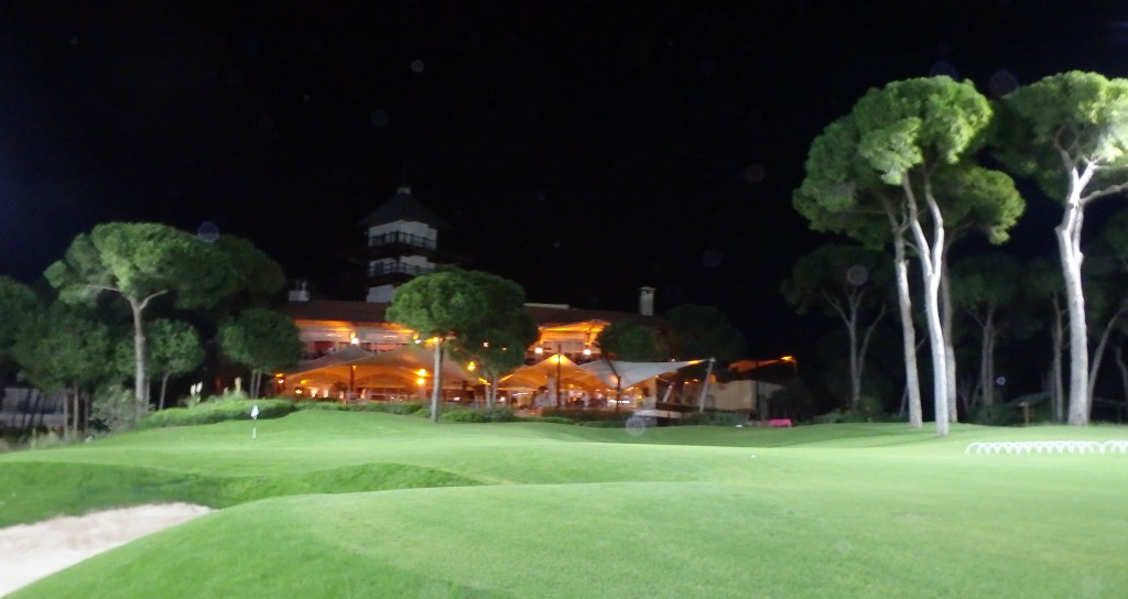 Golf-Turecko-Belek-noční-golf-golfové-hřiště-Montgomerie